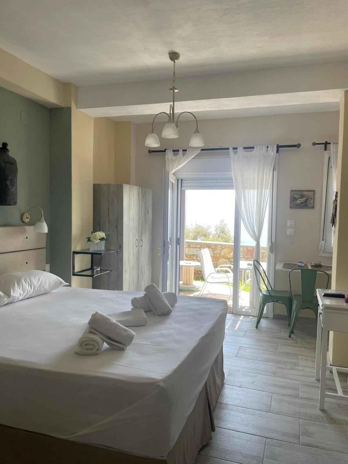 Axion Esti Apartments Skópelos Eksteriør bilde